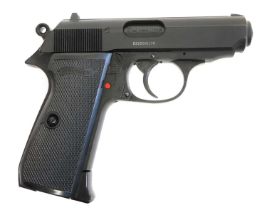 Walther PPK/S .177 BB C02 air pistol, serial number B22D001170, with box and one magazine. No