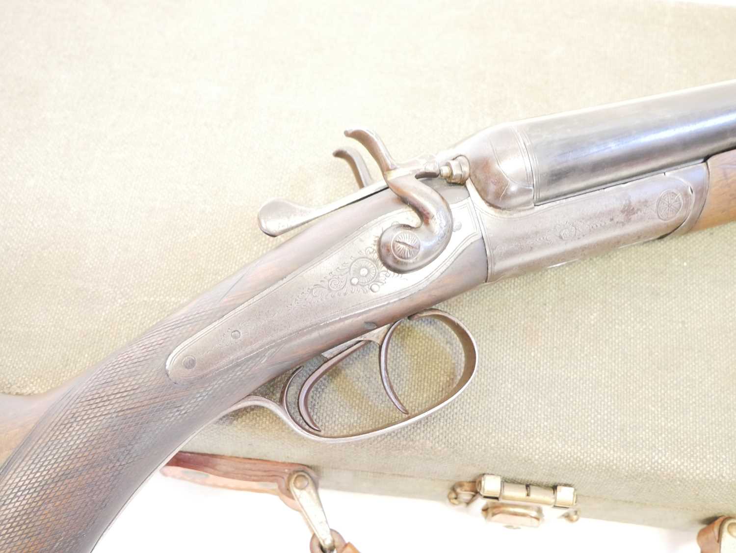 Midland 12 bore side by side hammer gun with a Gunmark travel case, serial number 32121, 30 inch - Image 4 of 16