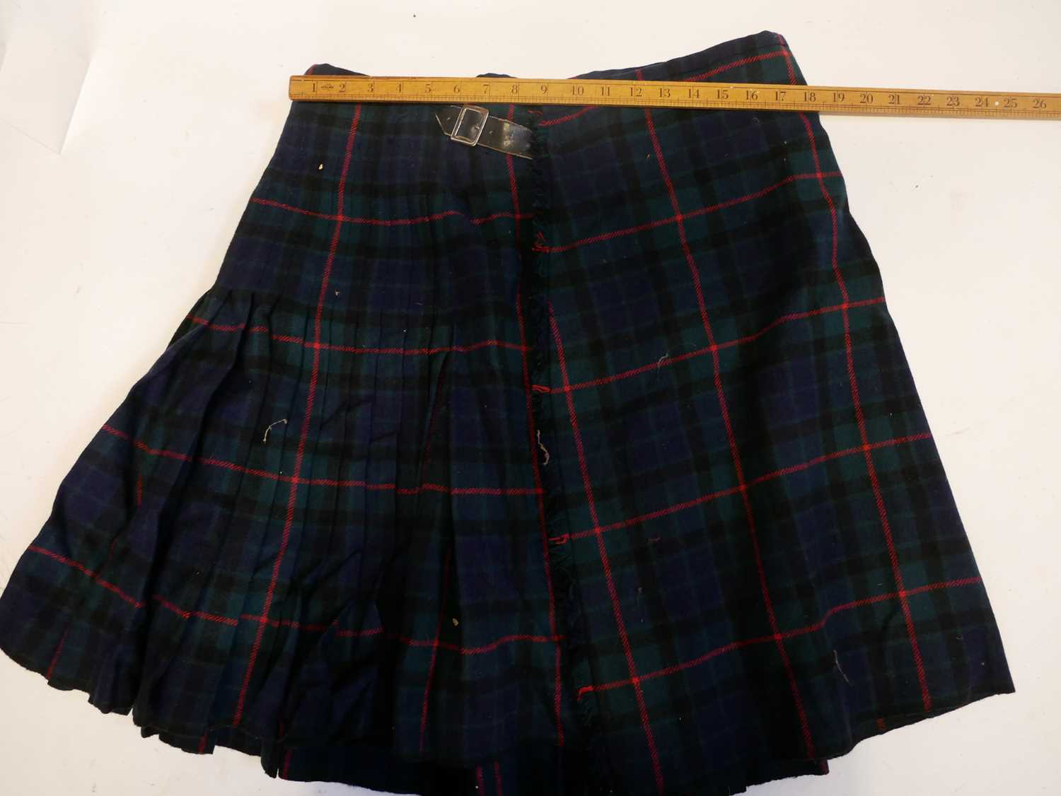 Scottish Highland costume, to include Sgian and Dubh, a Dirk with plated mounts, cased set of - Bild 22 aus 53