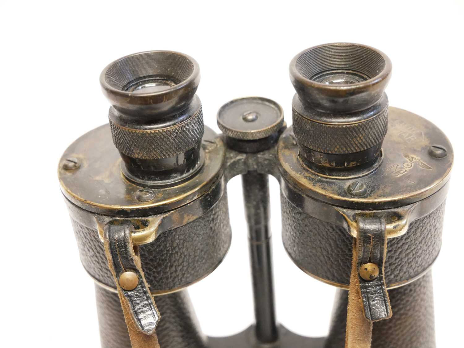 WWII German Leitz 10x50 binoculars, stamped D.F.10x50 Dienstglass, numbered 1115, H/600 to one side, - Image 11 of 20