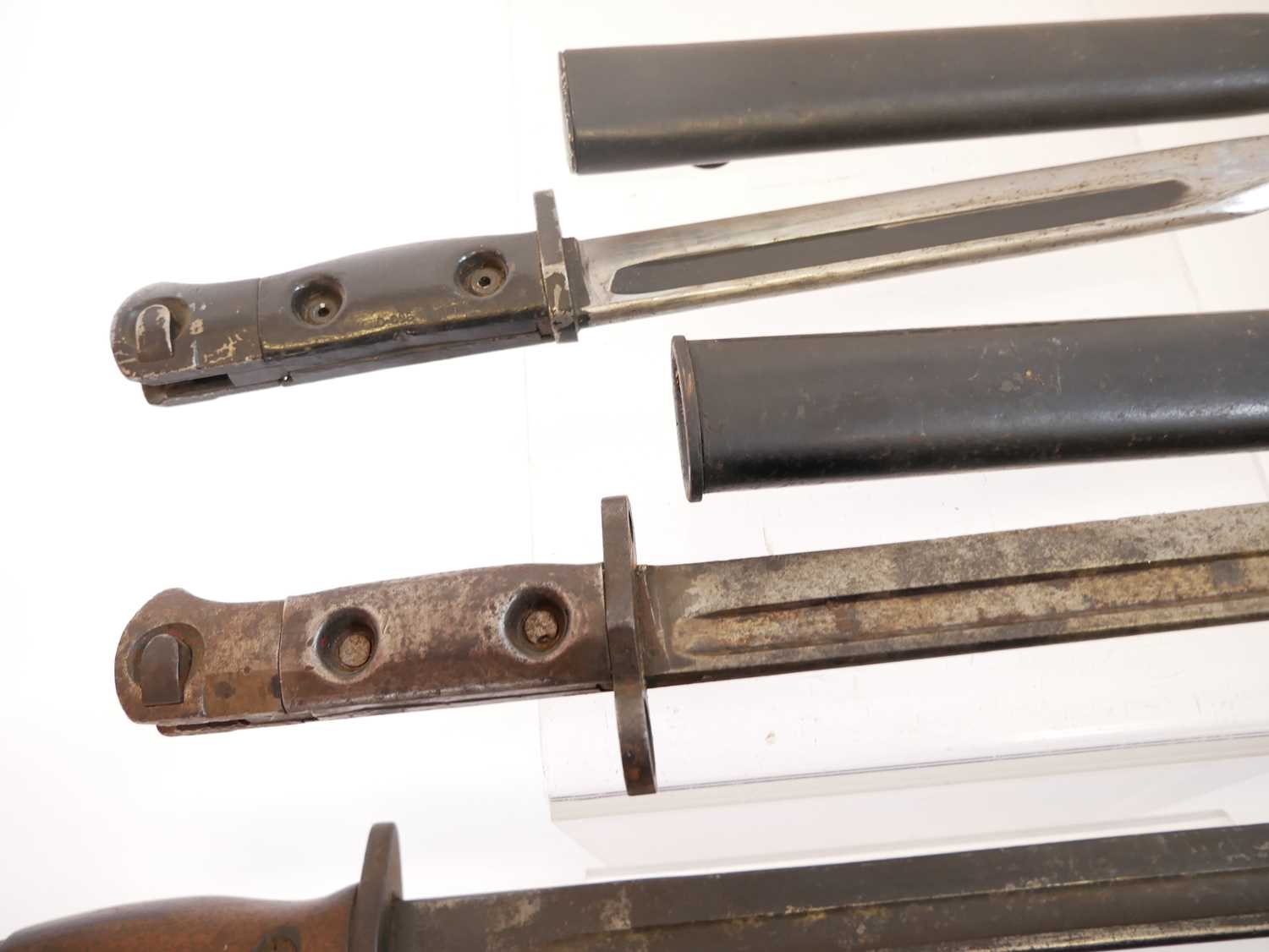 Collection of bayonets, to include two L.1.A.3. SLR bayonets and scabbards, one lacking the muzzle - Image 4 of 9