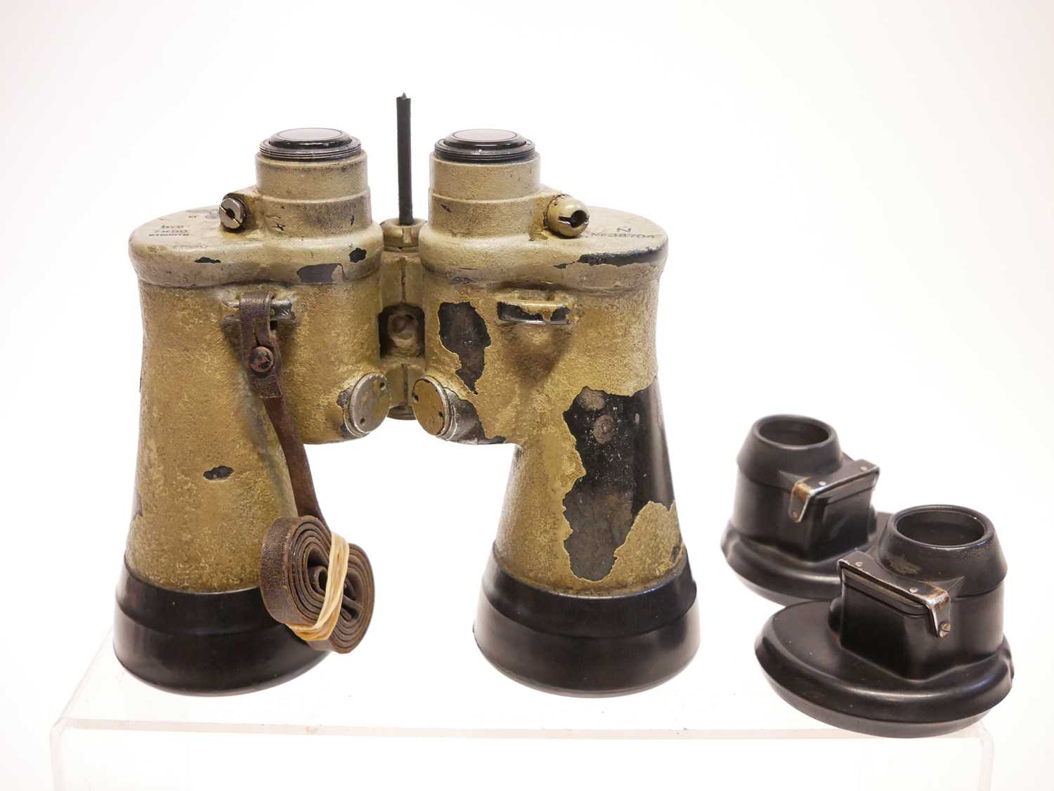 Extremely rare pair of German WWII 7x50 U-Boat binoculars, first model stamped with manufacturer - Image 7 of 20