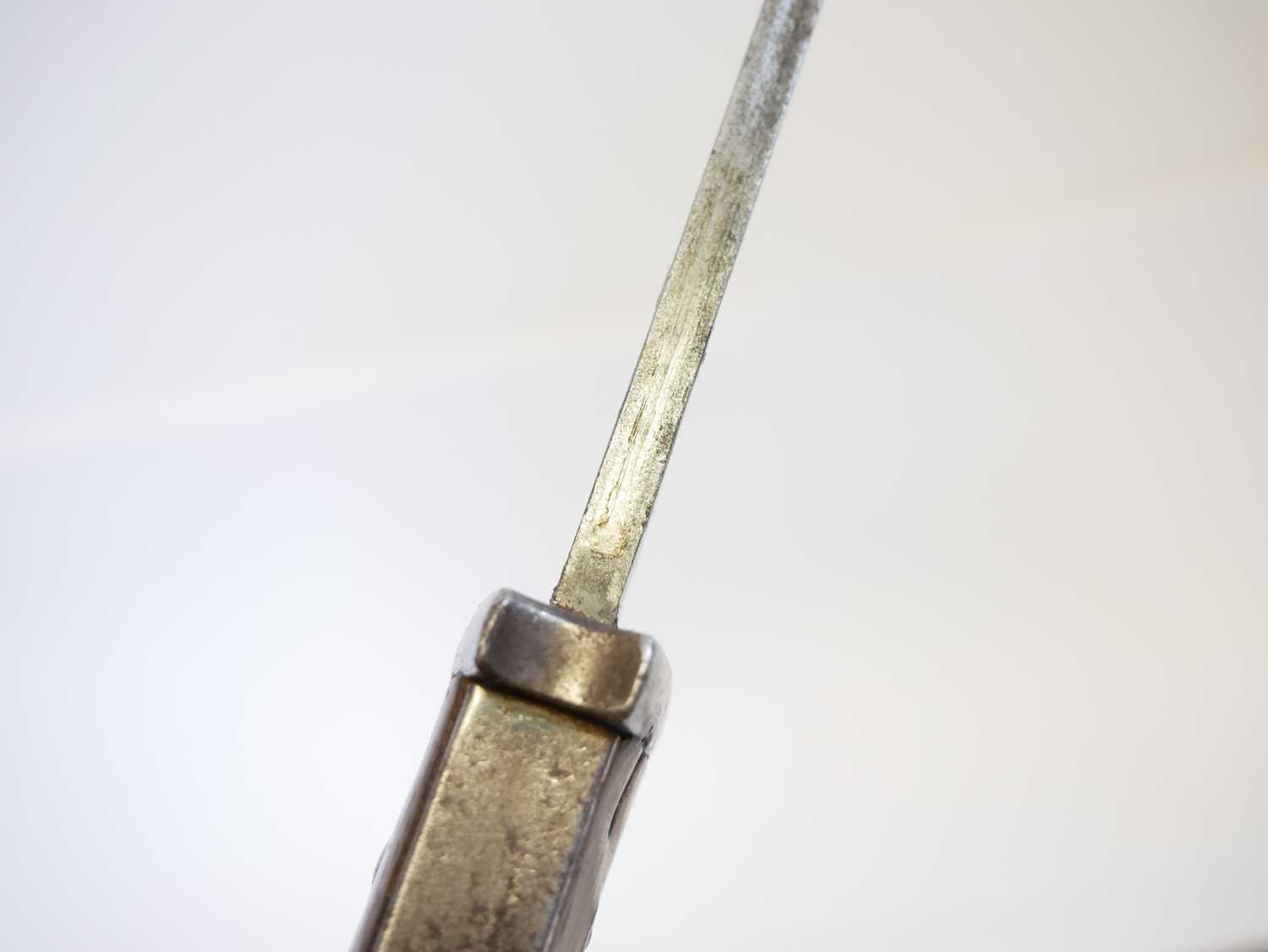 German Mauser K98 S.84/98 WWII bayonet with scabbard, serial numbers E1024, with Waffenamt stampings - Image 5 of 10