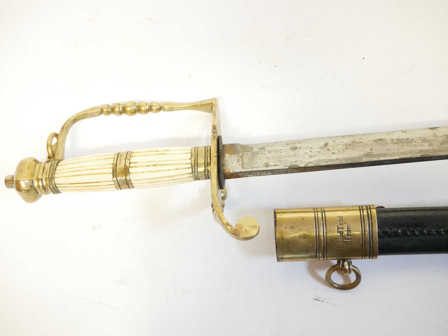 Reproduction of a British Officer’s 5 Ball Spadroon sword, 32 inch fullered blade, brass guard - Image 7 of 10