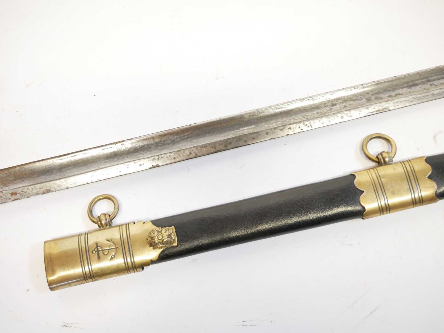 Reproduction of a British Officer’s 5 Ball Spadroon sword, 32 inch fullered blade, brass guard - Image 5 of 10