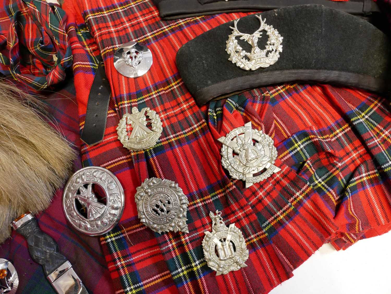 Scottish Highland costume, to include Sgian and Dubh, a Dirk with plated mounts, cased set of - Image 2 of 53
