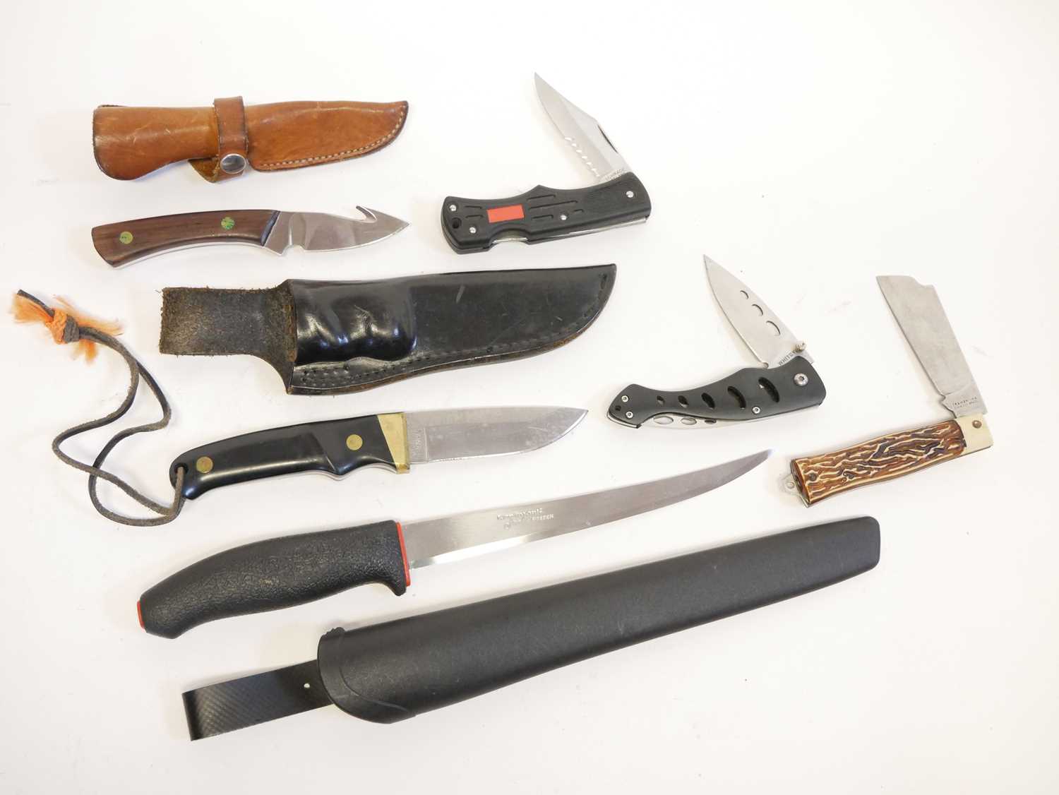 Collection of knives, to include the makers Schrade, Pat Mitchell, Normark, Whitby, and - Image 2 of 3