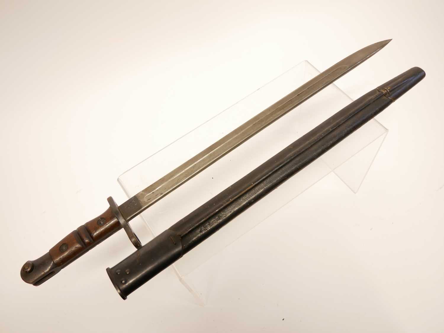 P14 Remington bayonet and scabbard, the ricasso with makers mark, 1913 and 2,16 date. Buyer must - Image 6 of 7