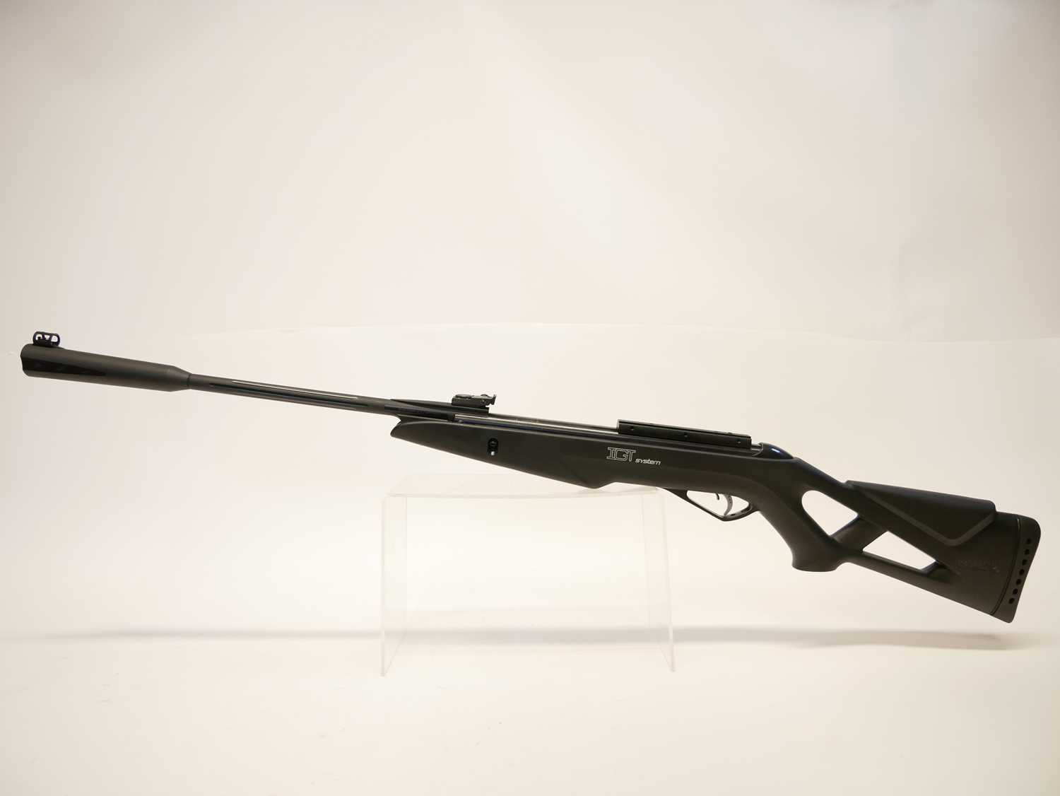 Gamo Whisper IGT system .22 air rifle, serial number 04-1C-520098-14, 20.5inch sighted barrel, black - Image 9 of 10