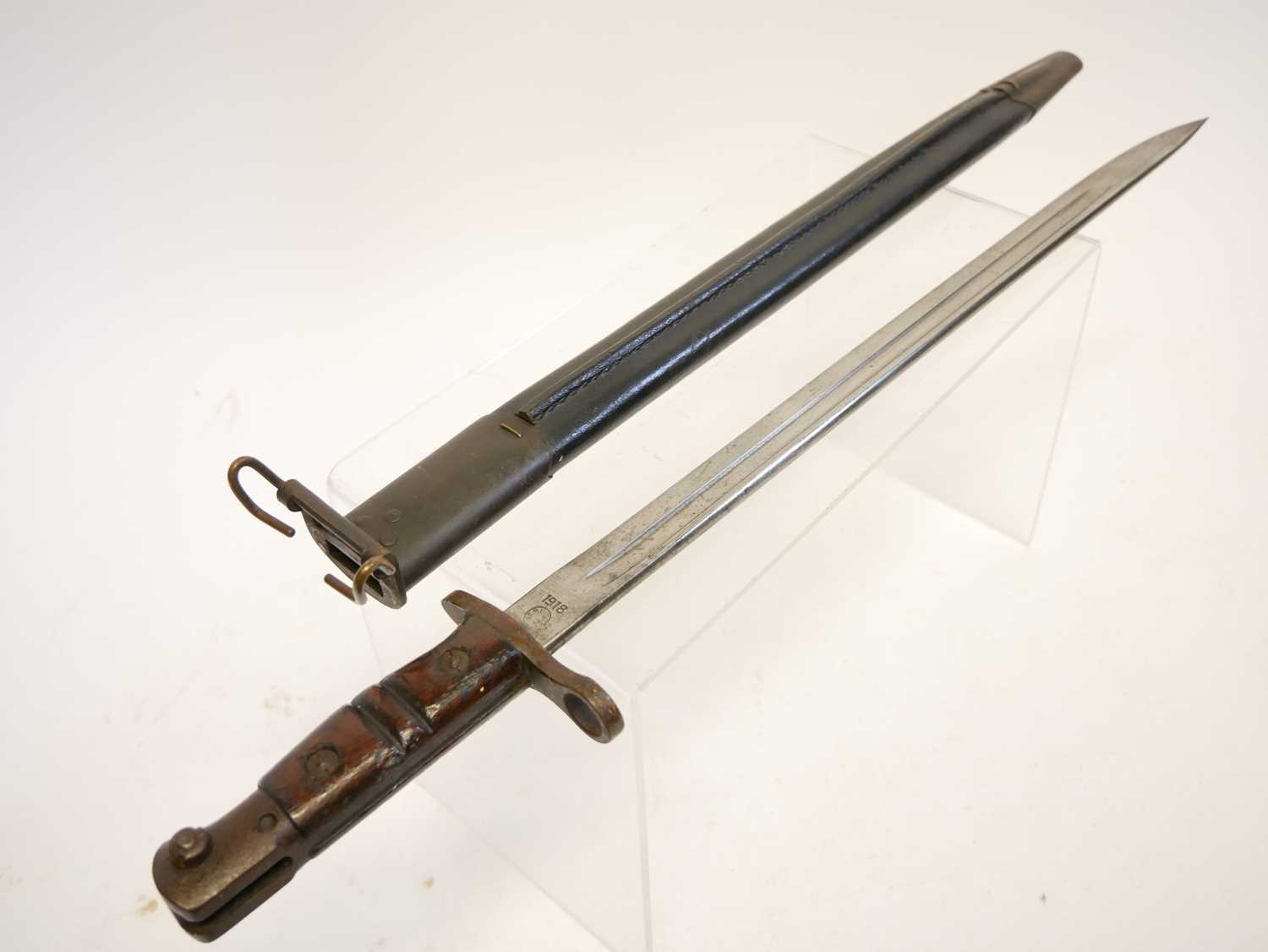 Remington P17 bayonet and scabbard, with rare 1918 acceptance stamp to the ricasso along with - Image 7 of 8