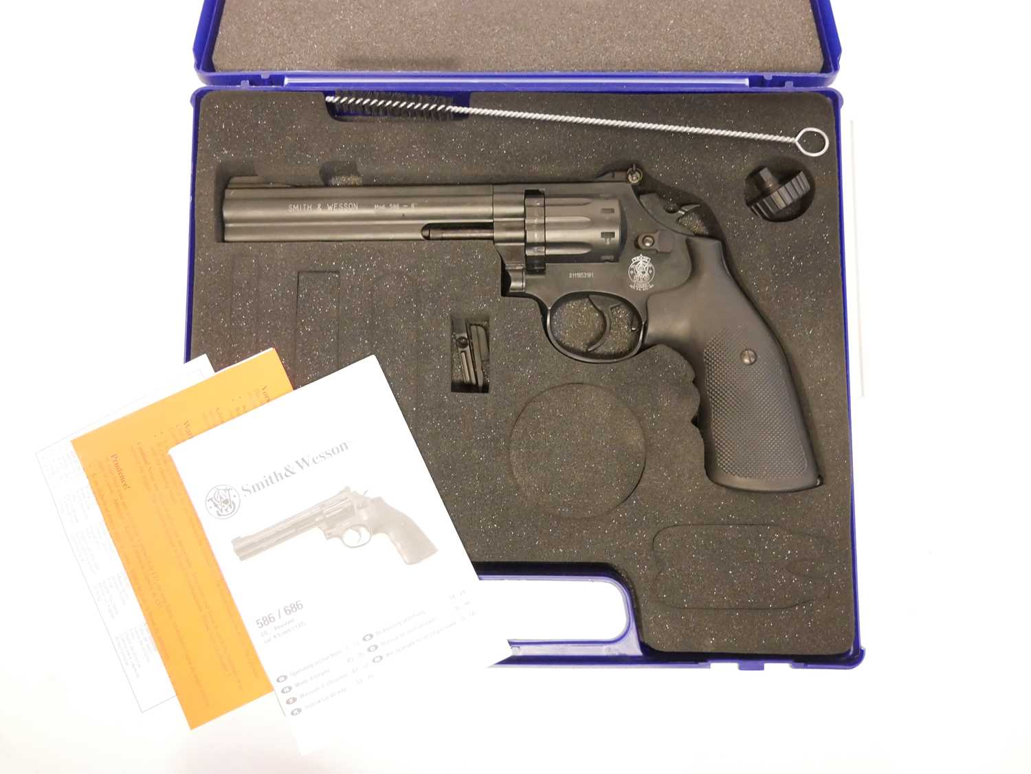 Smith and Wesson Umarex Model 586 - 6" .177 CO2 air pistol revolver, serial number S111953181, - Image 7 of 7