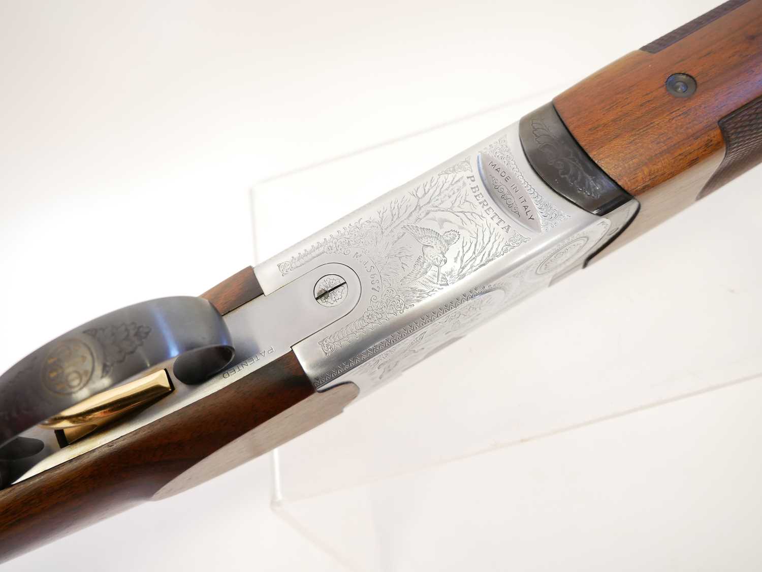 Beretta S687 12 bore over and under shotgun, serial number E82646B, 28inch barrels with three - Image 9 of 15