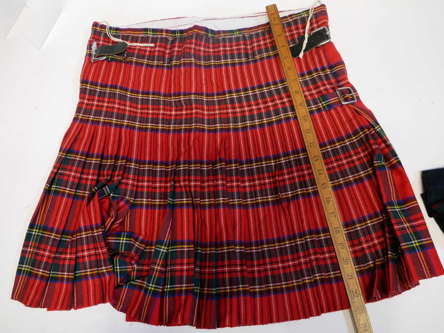 Scottish Highland costume, to include Sgian and Dubh, a Dirk with plated mounts, cased set of - Bild 21 aus 53