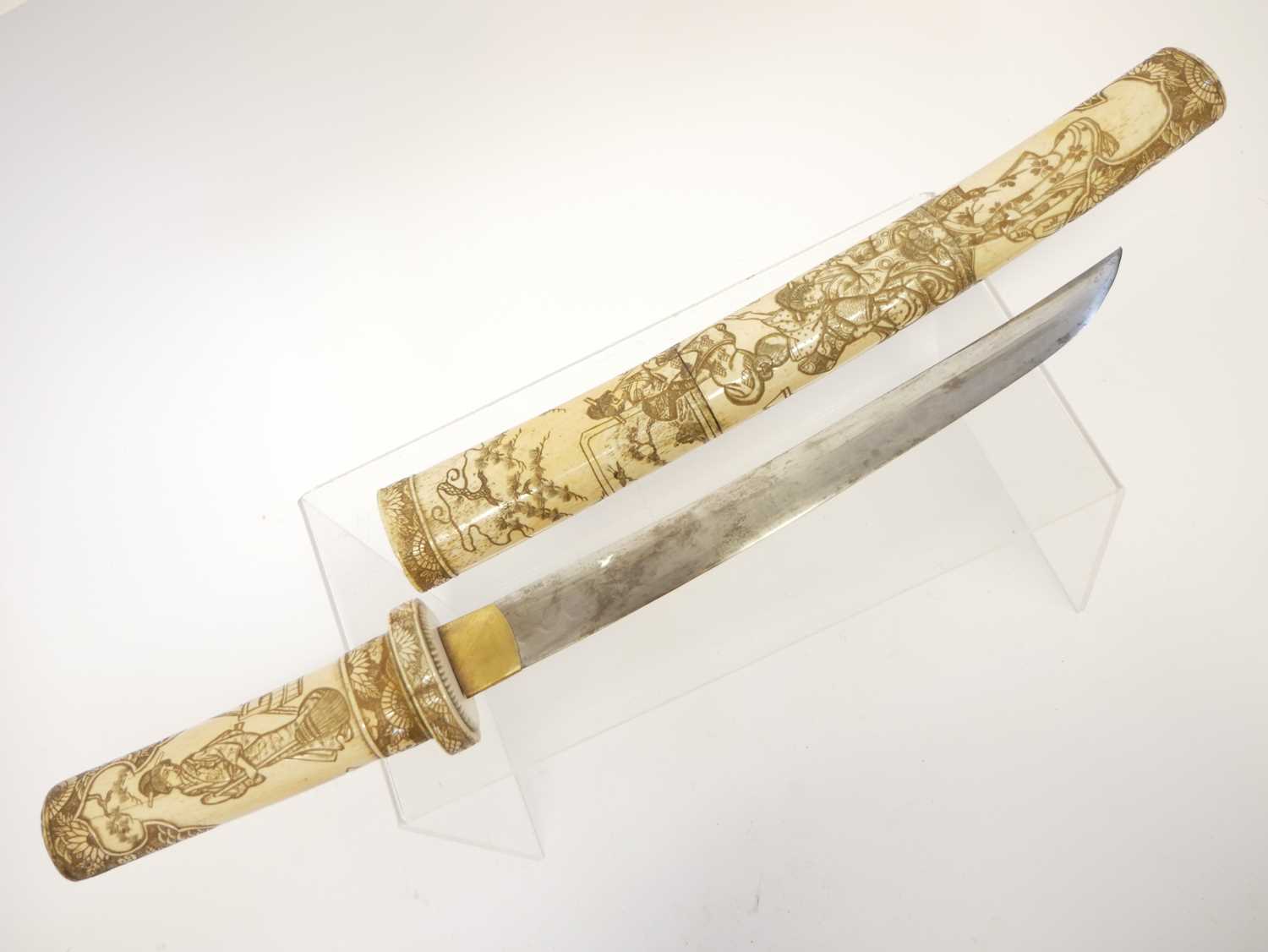 Japanese bone mounted tanto dagger, slightly curved 11inch cutting edge blade, the mounts carved and - Image 2 of 14