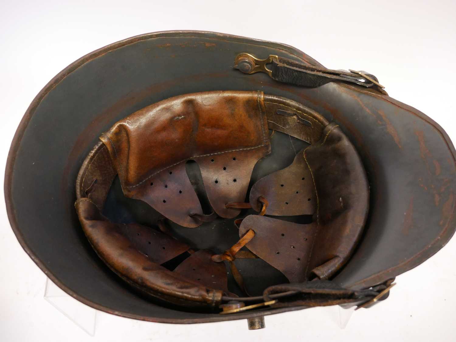 German WWI M16 helmet, with leather liner, the originality of the turtle shell paintwork and Machine - Image 6 of 7