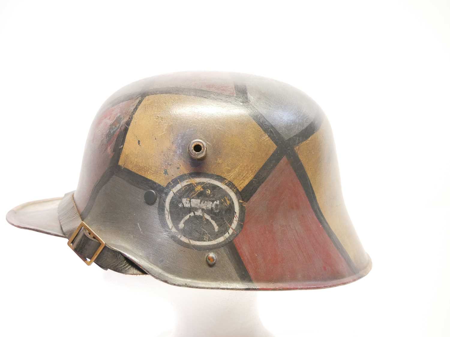 German WWI M16 helmet, with leather liner, the originality of the turtle shell paintwork and Machine - Image 4 of 7