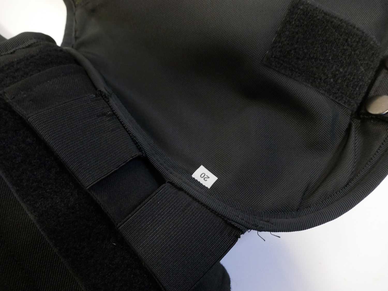 A Highmark dual-purpose (ballistic & stab protection) body armour in carrying bag. The jacket is - Image 3 of 7