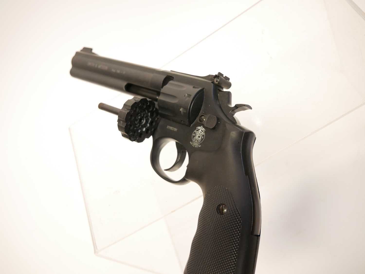 Smith and Wesson Umarex Model 586 - 6" .177 CO2 air pistol revolver, serial number S111953181, - Image 6 of 7