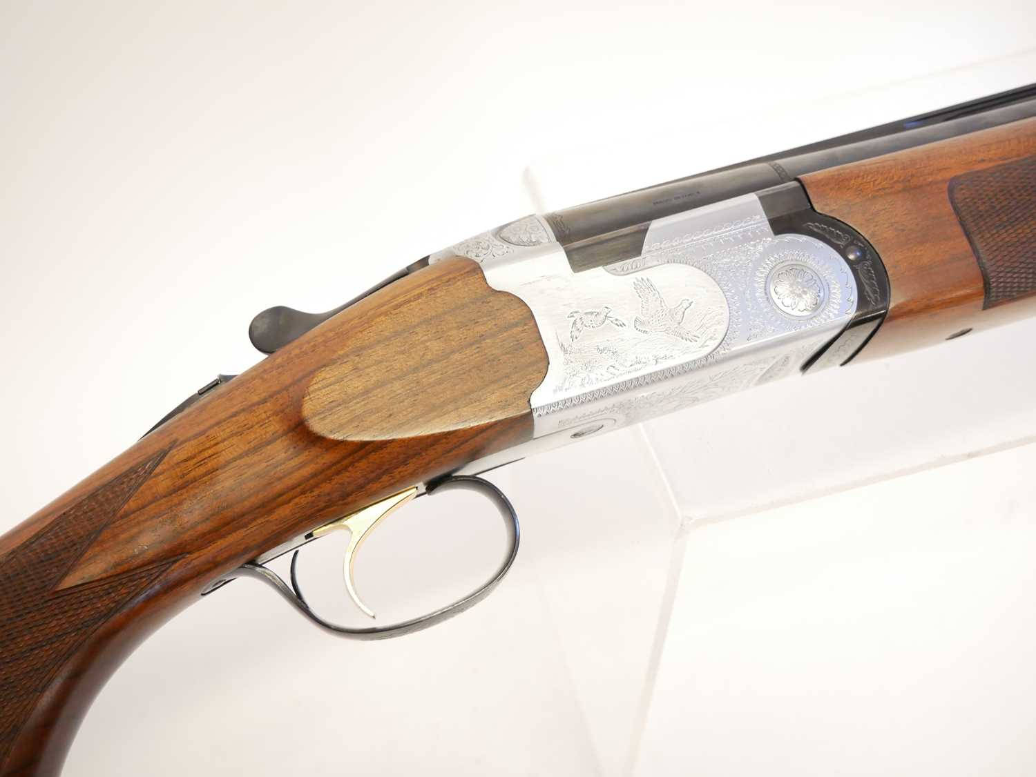 Beretta S687 12 bore over and under shotgun, serial number E82646B, 28inch barrels with three - Image 6 of 15