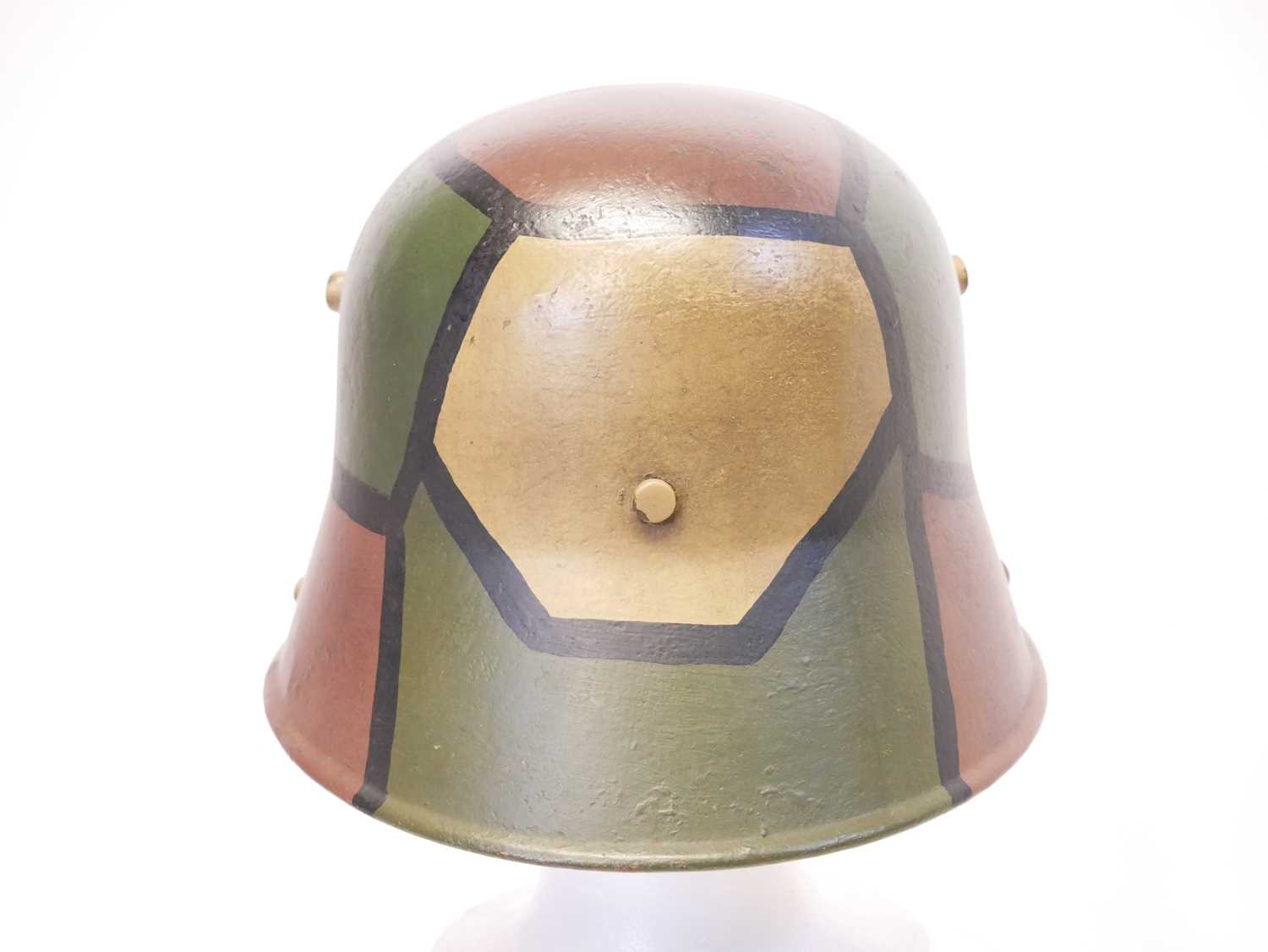 German WWI M16 helmet, the originality of the turtle shell paintwork is not known, the helmet is - Image 5 of 8