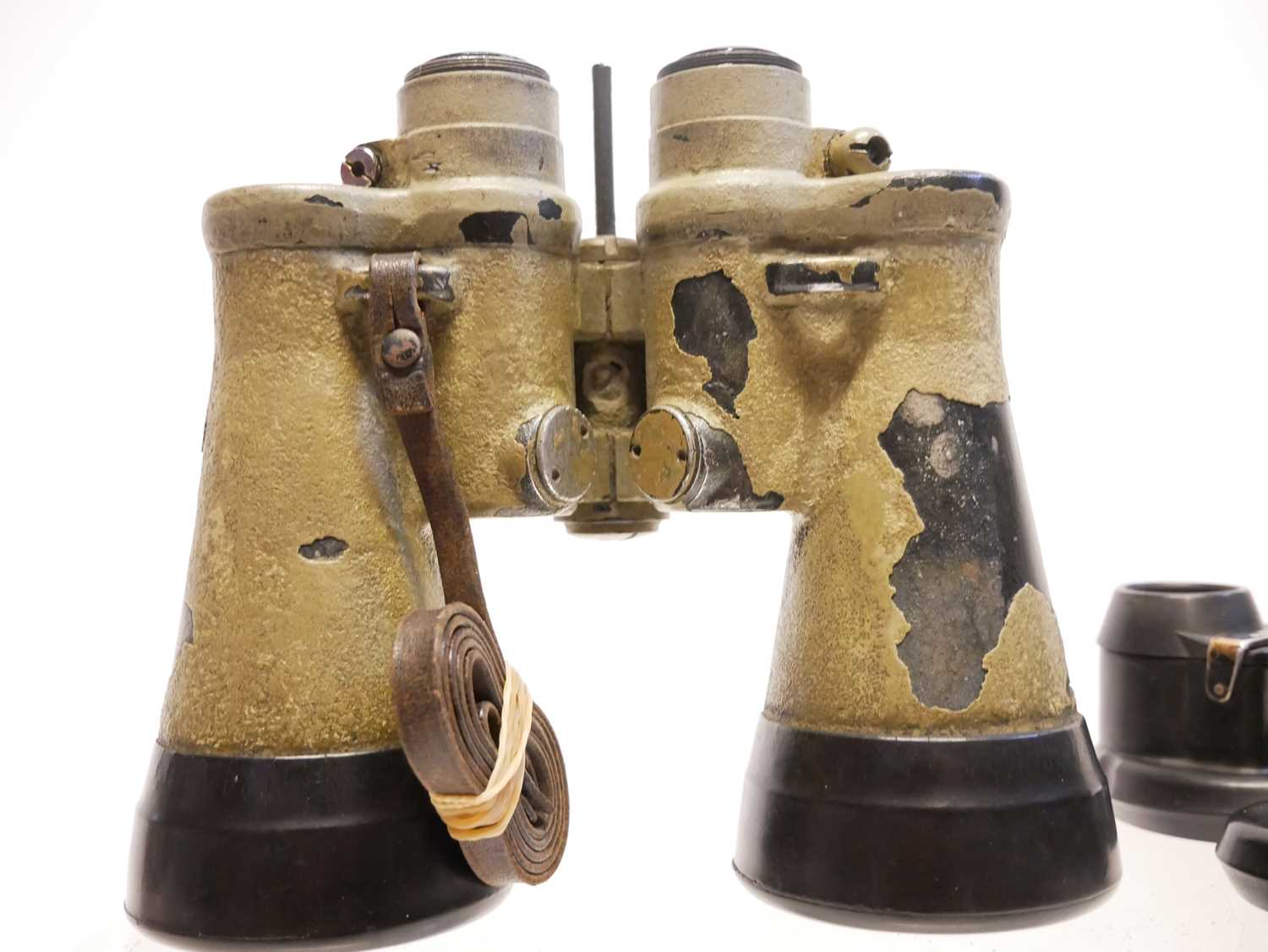Extremely rare pair of German WWII 7x50 U-Boat binoculars, first model stamped with manufacturer - Image 8 of 20