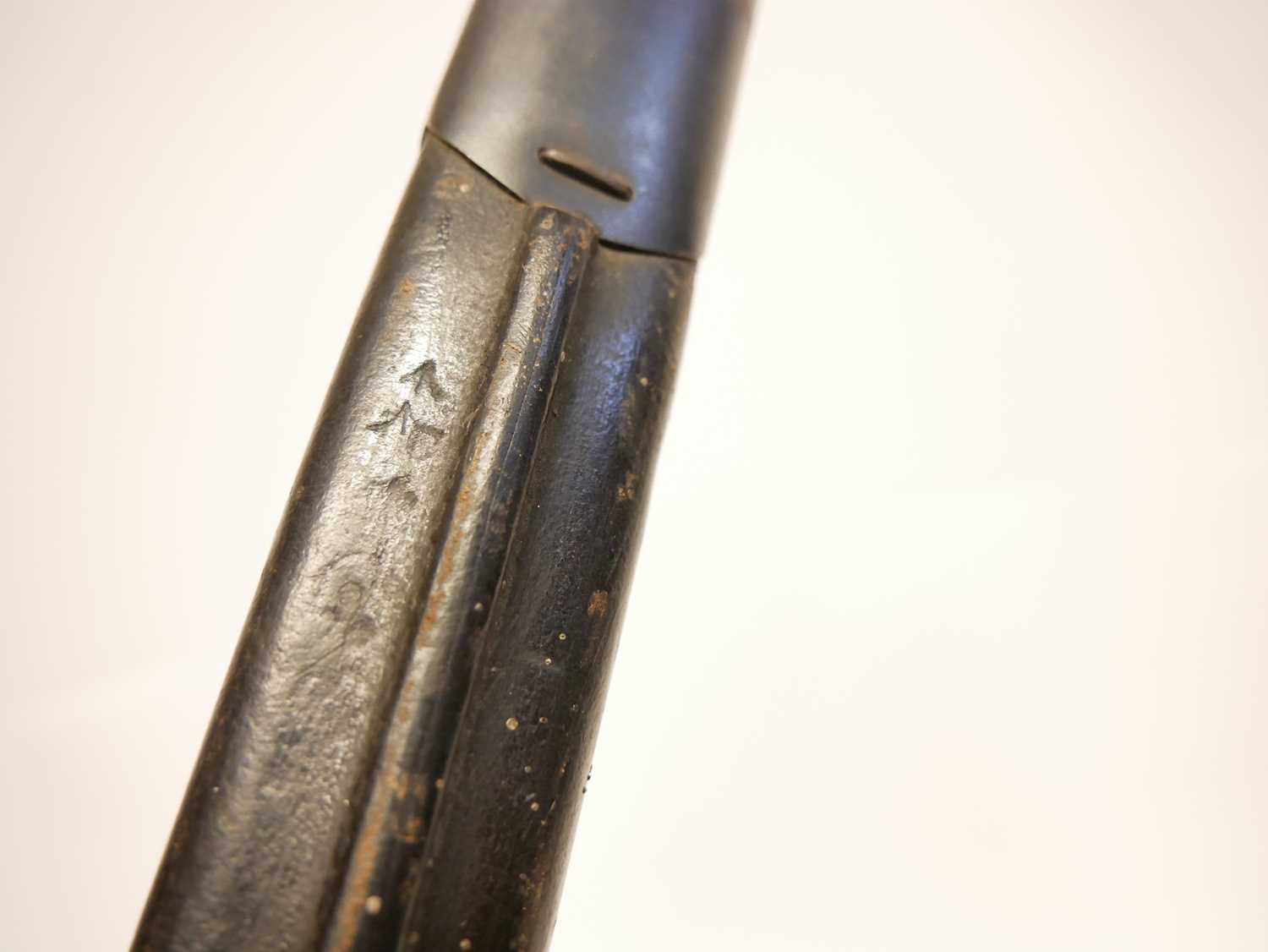 P14 Remington bayonet and scabbard, the ricasso with makers mark, 1913 and 2,16 date. Buyer must - Image 5 of 7