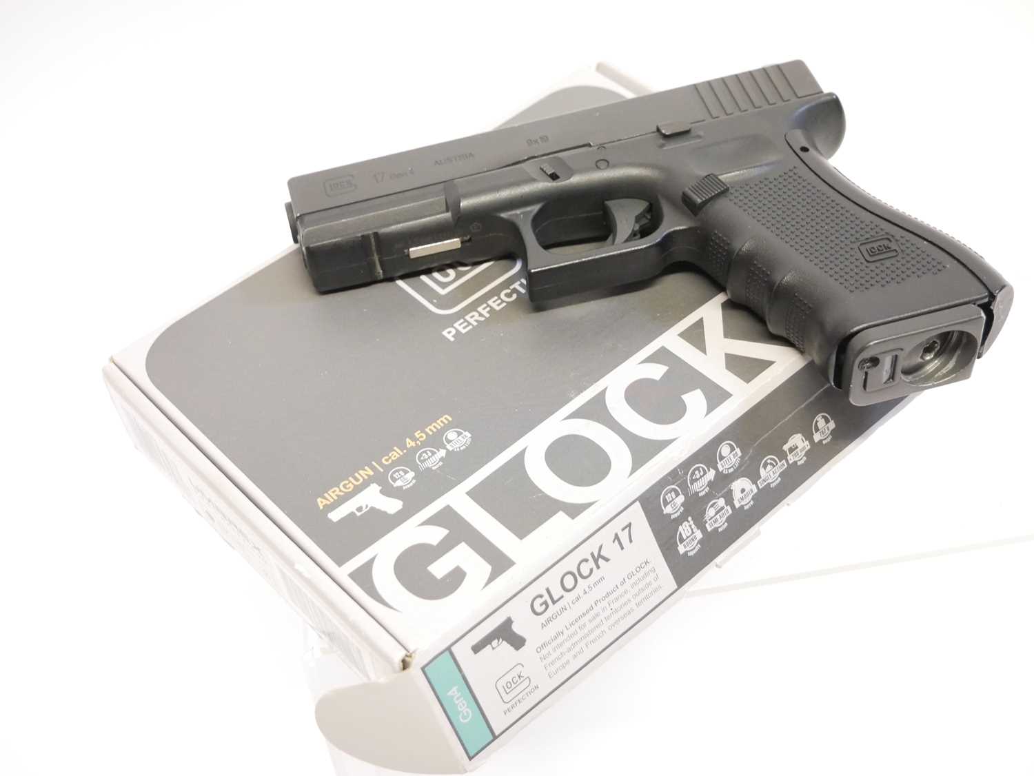 Umarex Glock 17 generation 4 .177 BB CO2 air pistol, serial number KGU417, with box and one - Image 8 of 8