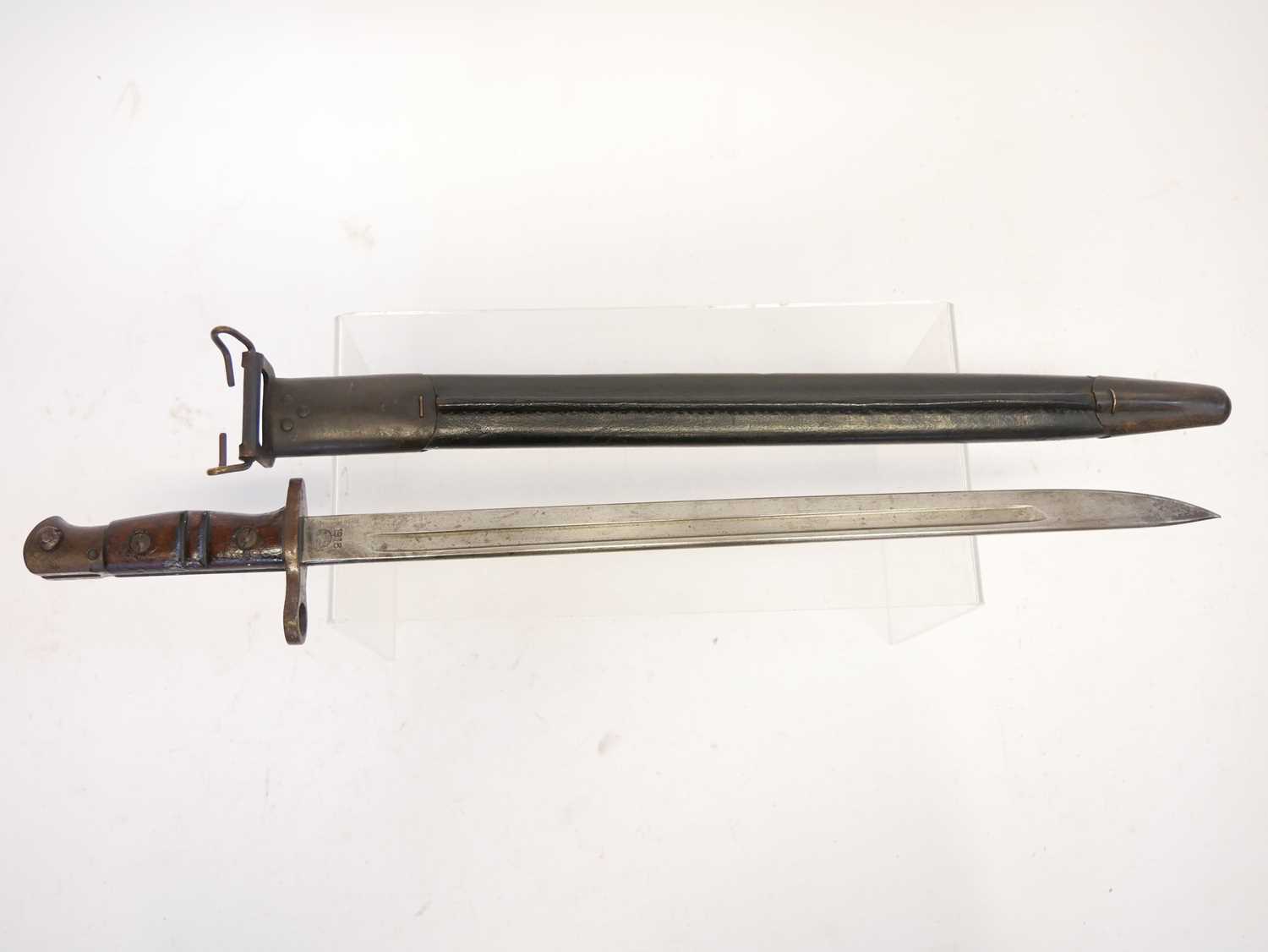 Remington P17 bayonet and scabbard, with rare 1918 acceptance stamp to the ricasso along with - Image 6 of 8