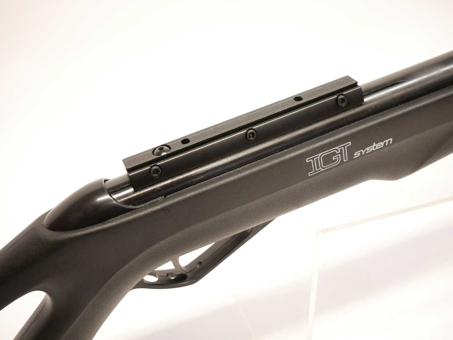 Gamo Whisper IGT system .22 air rifle, serial number 04-1C-520098-14, 20.5inch sighted barrel, black - Image 4 of 10