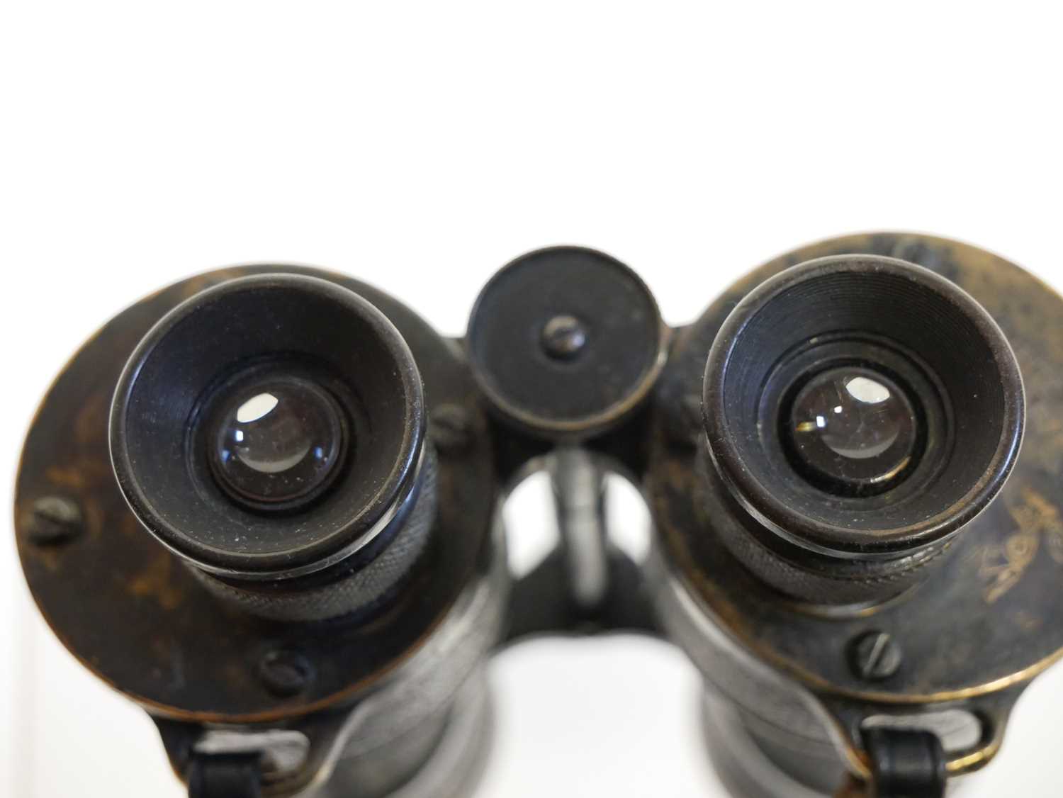 WWII German Leitz 10x50 binoculars, stamped D.F.10x50 Dienstglass, numbered 1115, H/600 to one side, - Image 10 of 20
