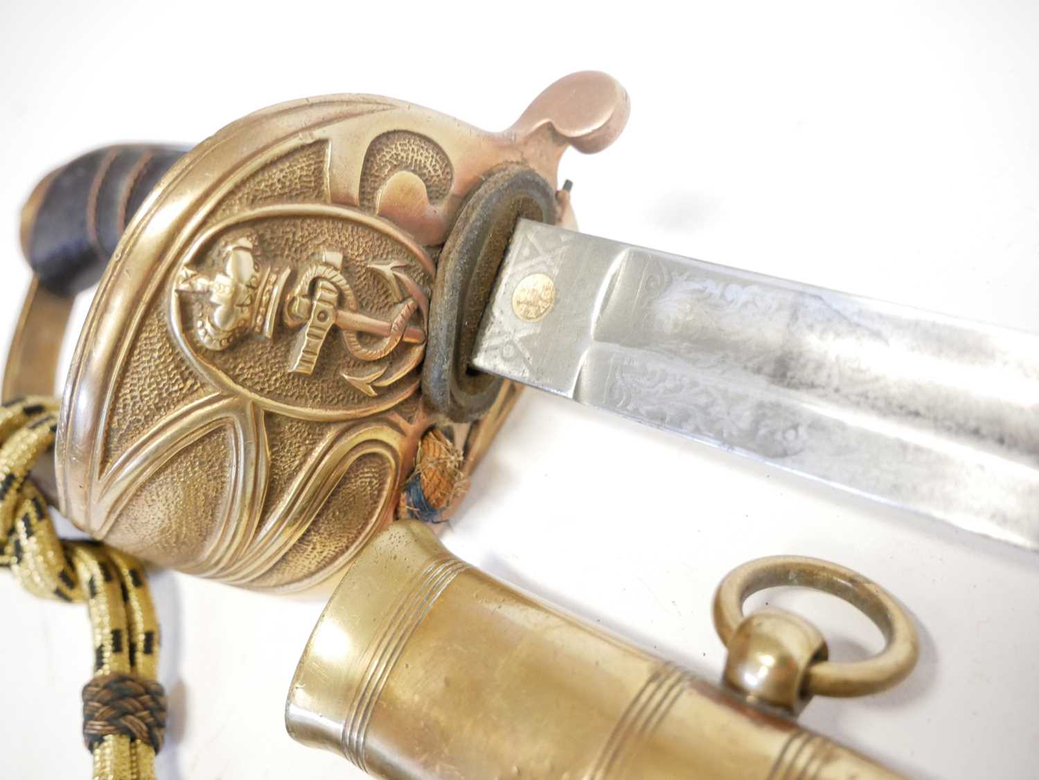 Royal Navy Petty Officer's sword, similar to an 1827 Naval sword but without the lion head pommel, - Image 5 of 16