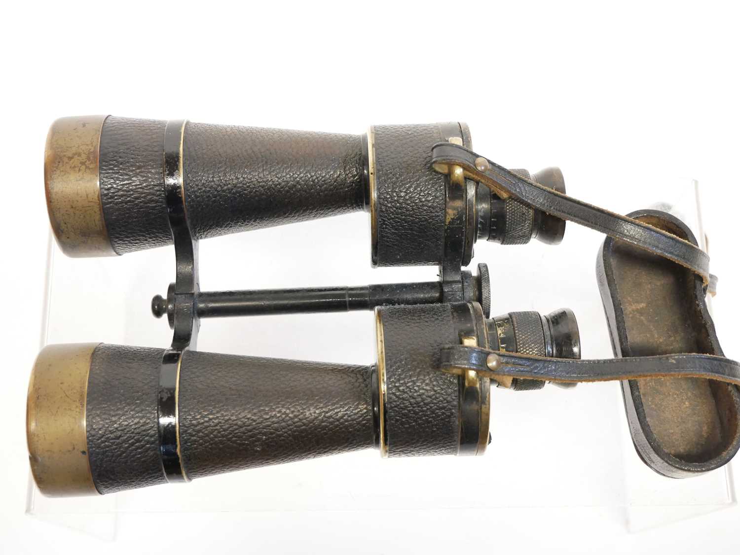WWII German Leitz 10x50 binoculars, stamped D.F.10x50 Dienstglass, numbered 1115, H/600 to one side, - Image 15 of 20
