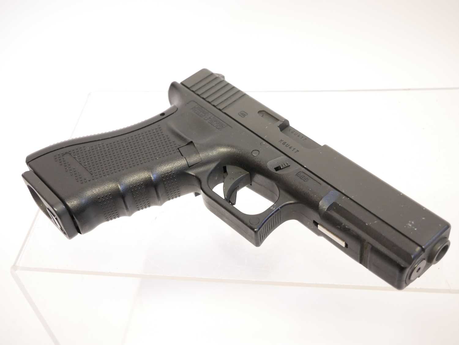 Umarex Glock 17 generation 4 .177 BB CO2 air pistol, serial number KGU417, with box and one - Image 3 of 8