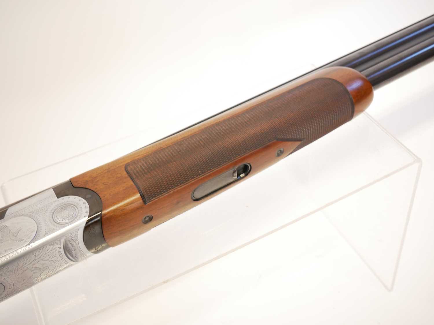 Beretta S687 12 bore over and under shotgun, serial number E82646B, 28inch barrels with three - Image 7 of 15