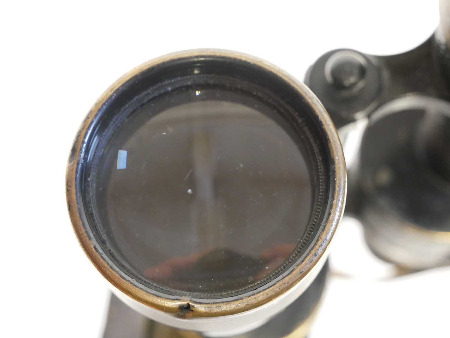 WWII German Leitz 10x50 binoculars, stamped D.F.10x50 Dienstglass, numbered 1115, H/600 to one side, - Image 13 of 20