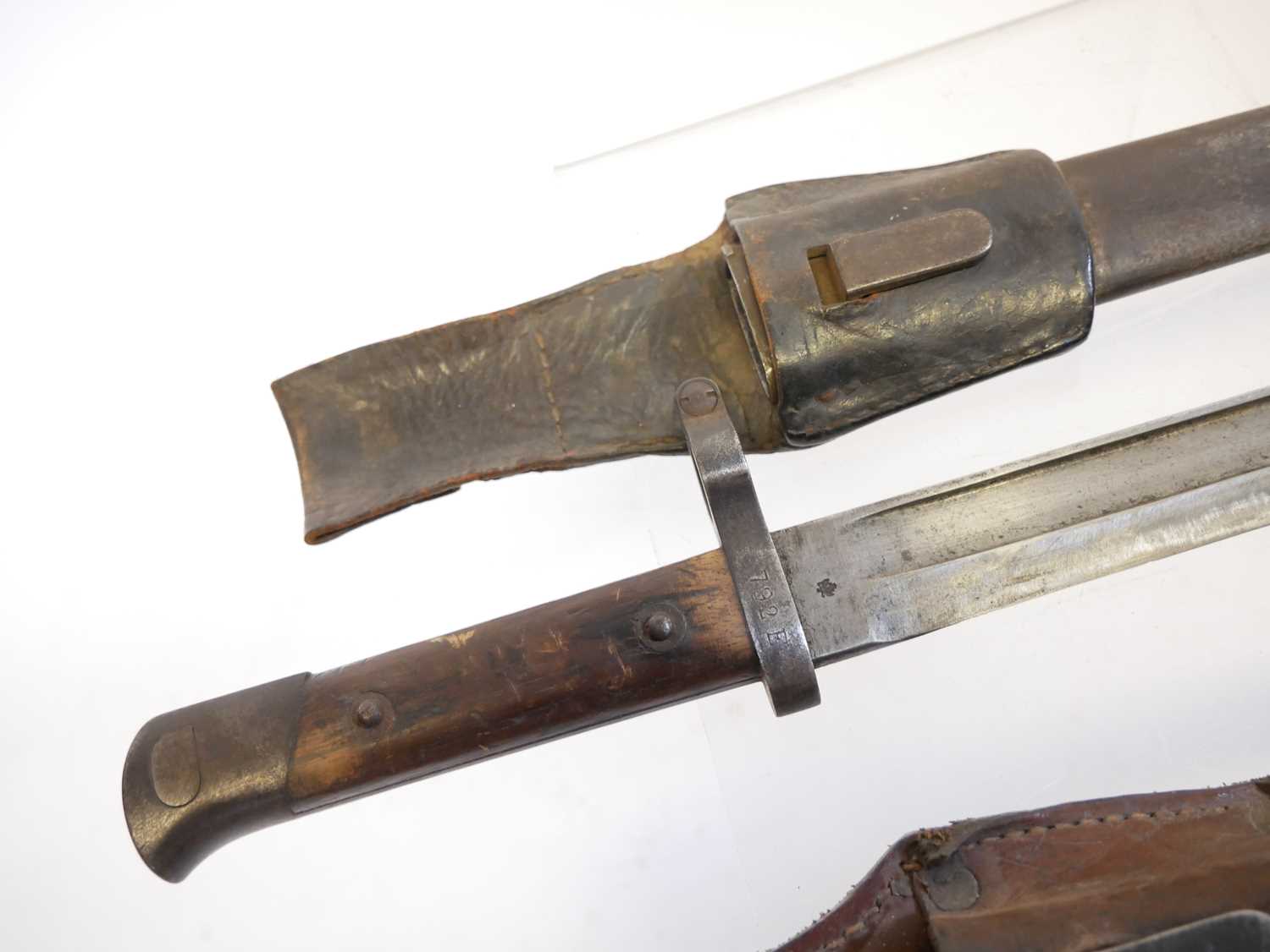 Austrian / Hungarian M.1888 bayonet and scabbard and frog, numbered 6073 to the pommel, also a - Image 4 of 8