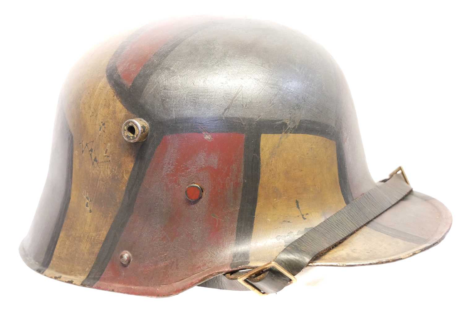 German WWI M16 helmet, with leather liner, the originality of the turtle shell paintwork and Machine