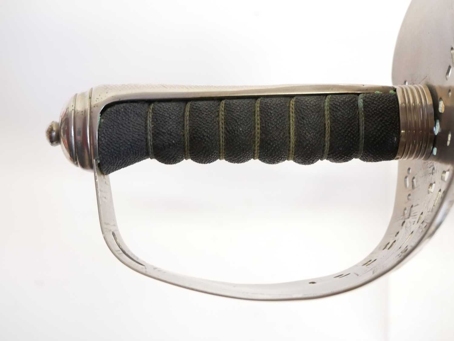 ERII 1897 pattern NCO sword and scabbard, double fullered proved blade, with pierced guard with - Image 6 of 11