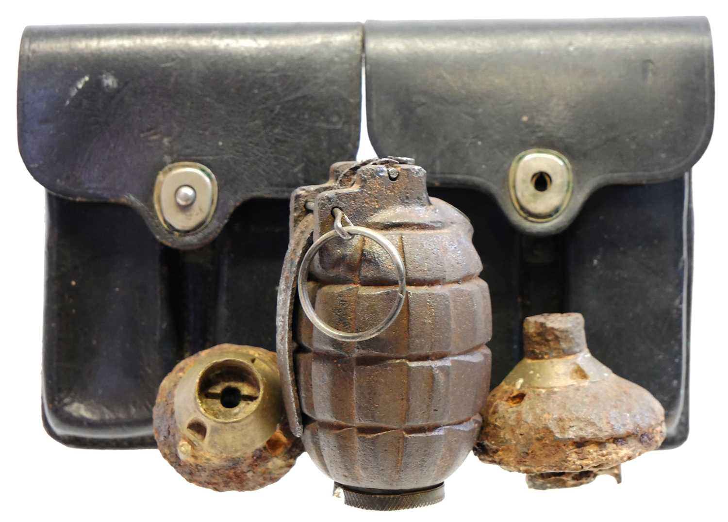 Inert WWI No.5 Mk1 Mills bomb / hand grenade, the base with 11/16 date and Munitions and Light