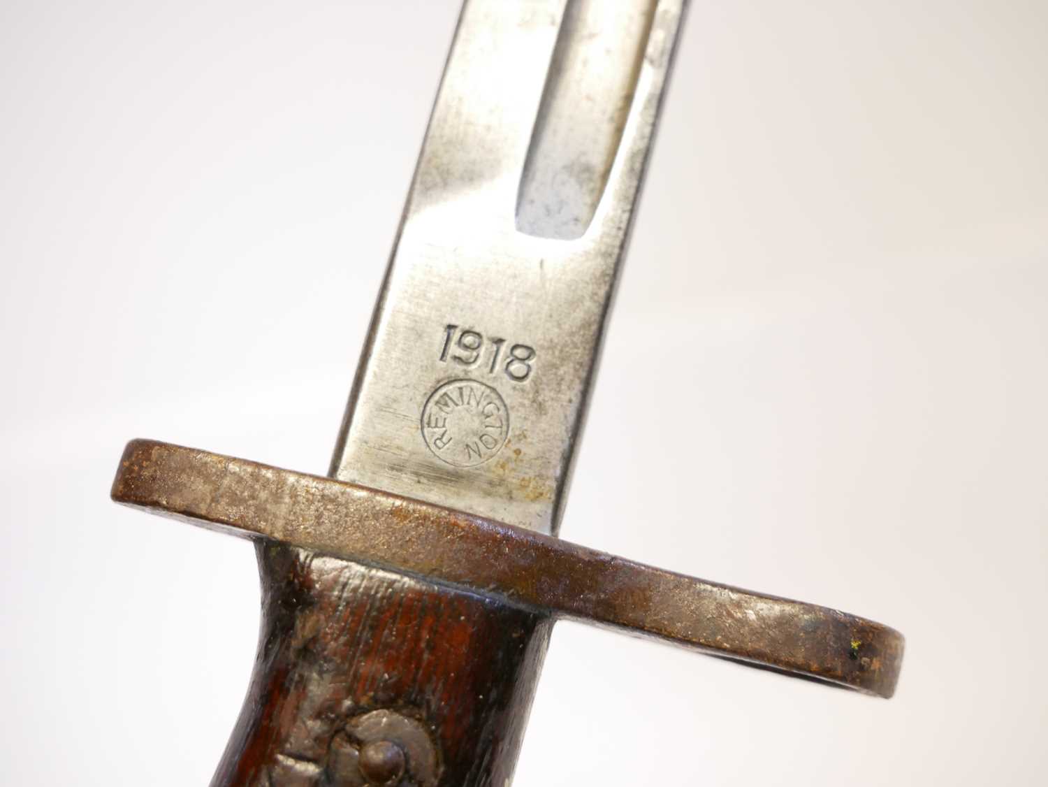 Remington P17 bayonet and scabbard, with rare 1918 acceptance stamp to the ricasso along with - Image 5 of 8