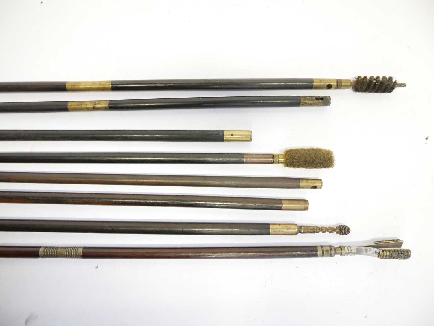 Eight good quality ebony and rosewood cleaning rods, some fitted with jags, mops and brushes. - Bild 4 aus 4