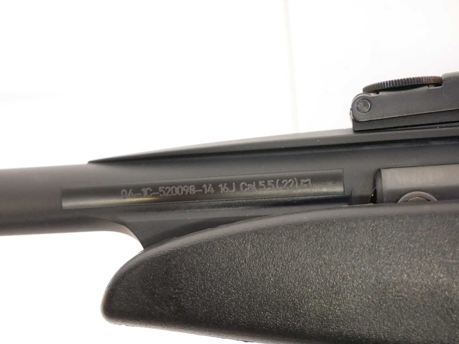 Gamo Whisper IGT system .22 air rifle, serial number 04-1C-520098-14, 20.5inch sighted barrel, black - Image 8 of 10