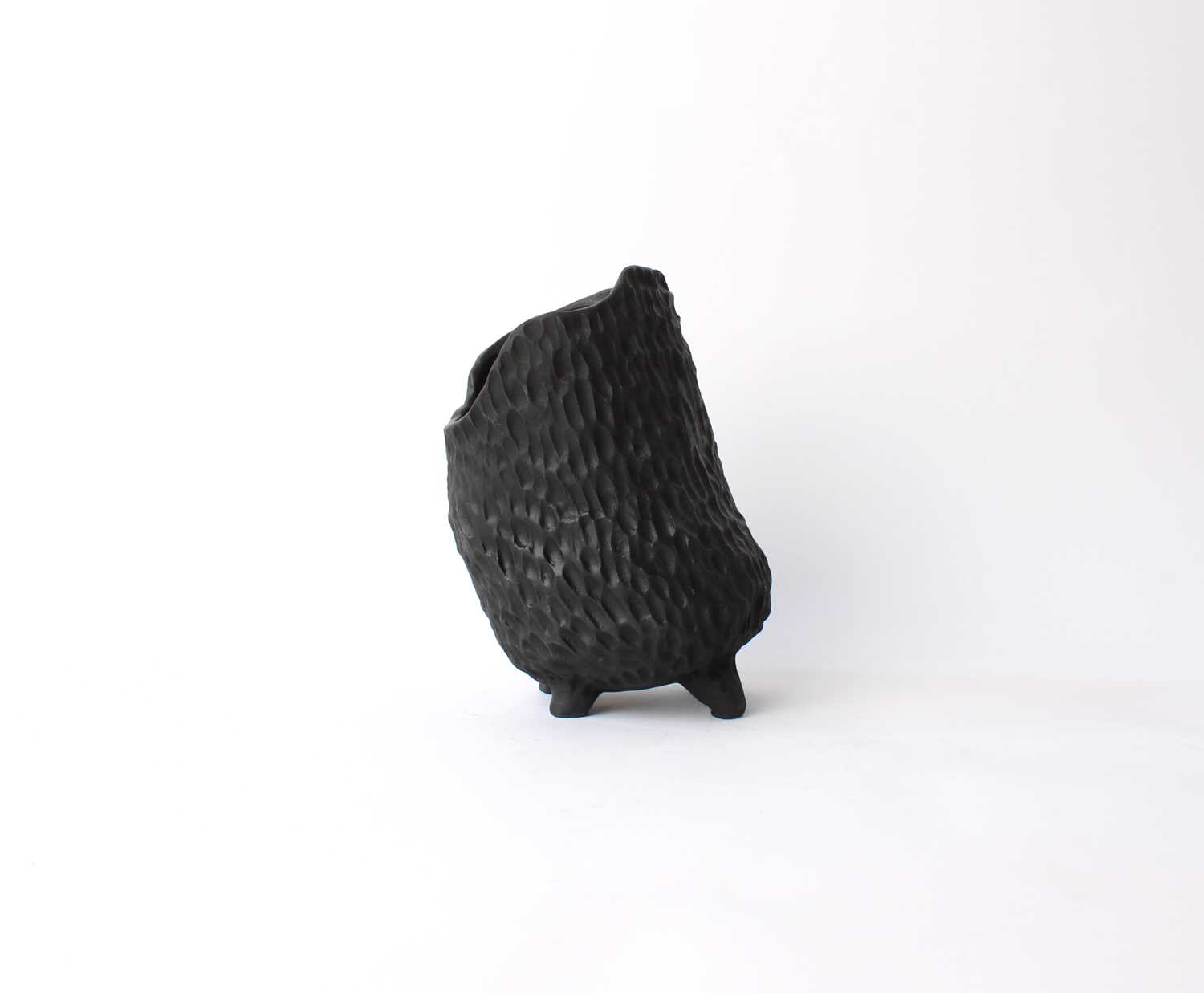Ana Silva (Guatemala 1982-) Footed Vessel, From the Series "Tzukxul VII" ("Sheep" in Q`eqchí) - Image 5 of 8