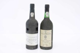 2 bottles Mixed Lot Fine mature 1987 Vintage Port