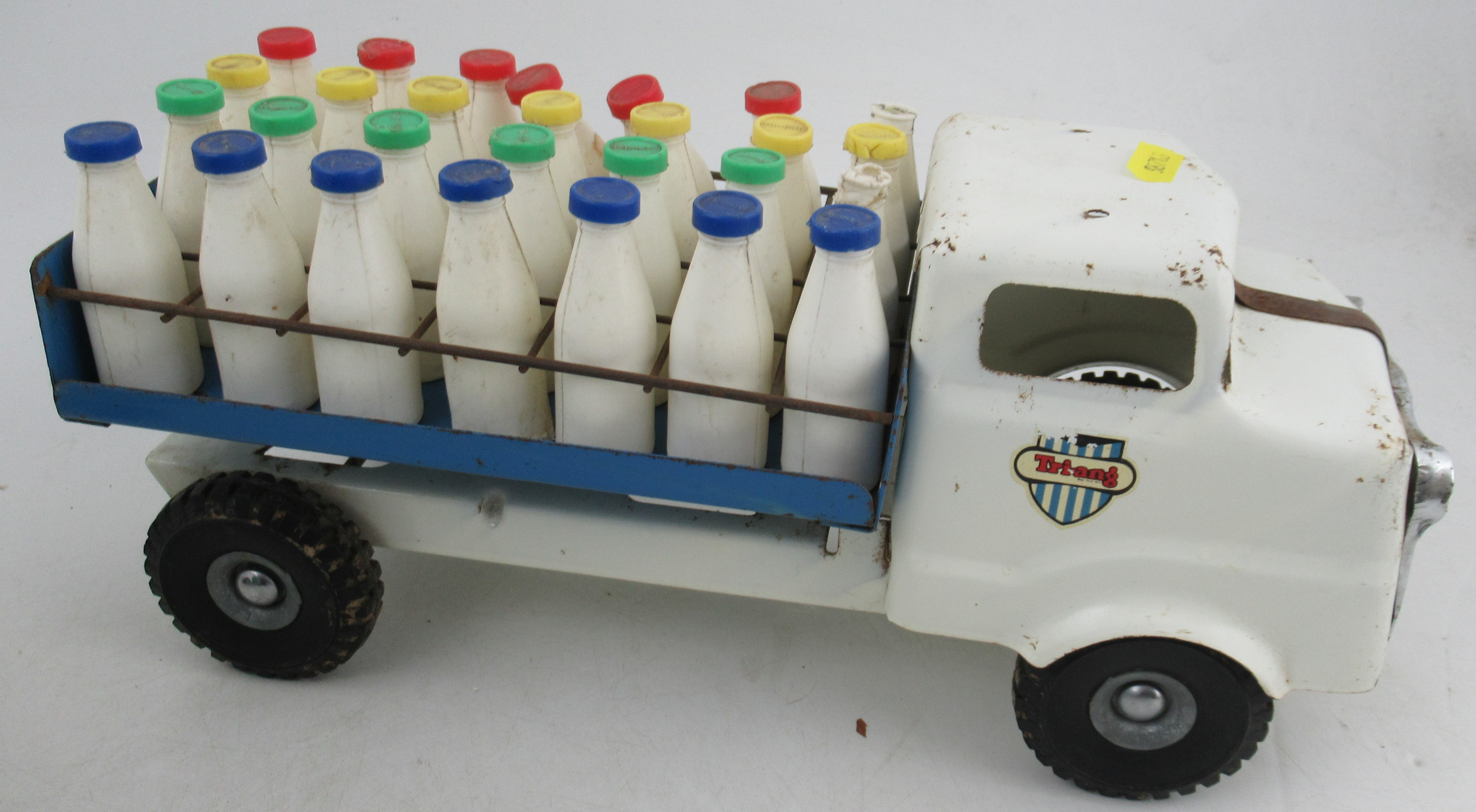 A Tri-ang Horse Transporter, together with a Tri-ang milk float with milk bottles - Bild 9 aus 9