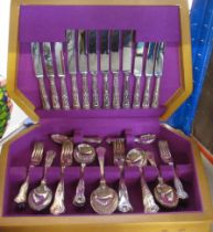 A silver plated Kings pattern canteen of cutlery, in a wooden box