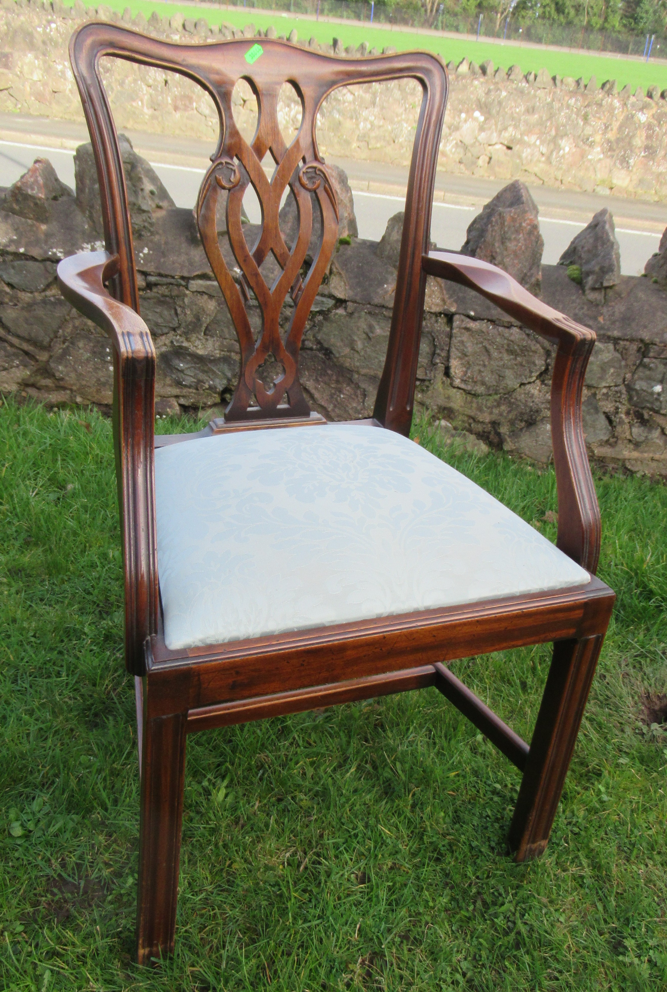 A set of 12 (10+2) mahogany dining chairs, with pierced vase splat backs and drop in seats - Image 4 of 5