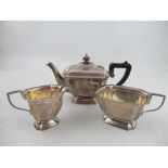 A hallmarked silver three piece tea set, Birmingham 1939, total weight 31oz