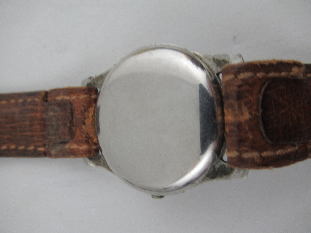 A collection of 1940s/50s watches. to include An Ingersoll wrist watch, a Mappin wrist watch, - Image 3 of 9