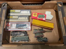 A collection of model train locomotives, including Hornby Bublo 2231, boxed and Wrenn Railways OO/HO